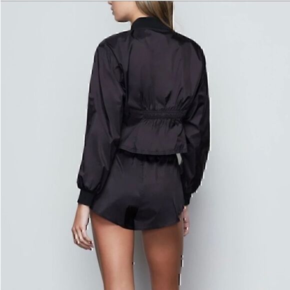 NWT GOOD AMERICAN SHEER PLEAT JACKET Black Size 1 Small - Picture 5 of 6